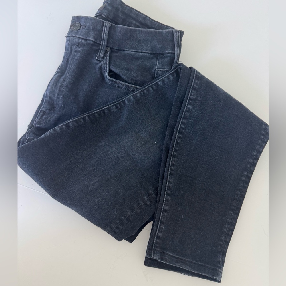 MOTHER The High Waisted Looker Blackbird Dark Wash Jeans Size 28